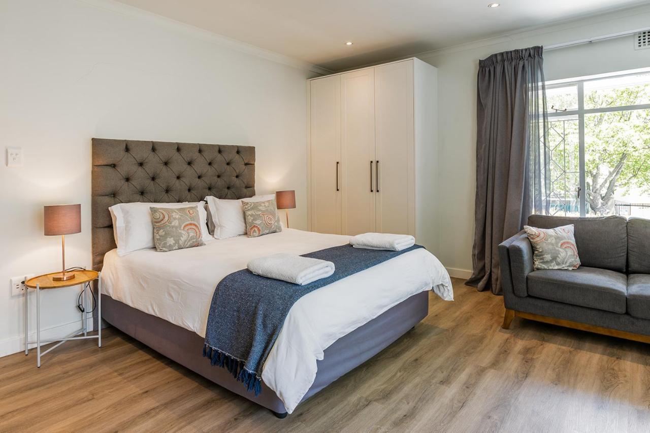 Oak Manor Hotel Кейптаун Екстериор снимка