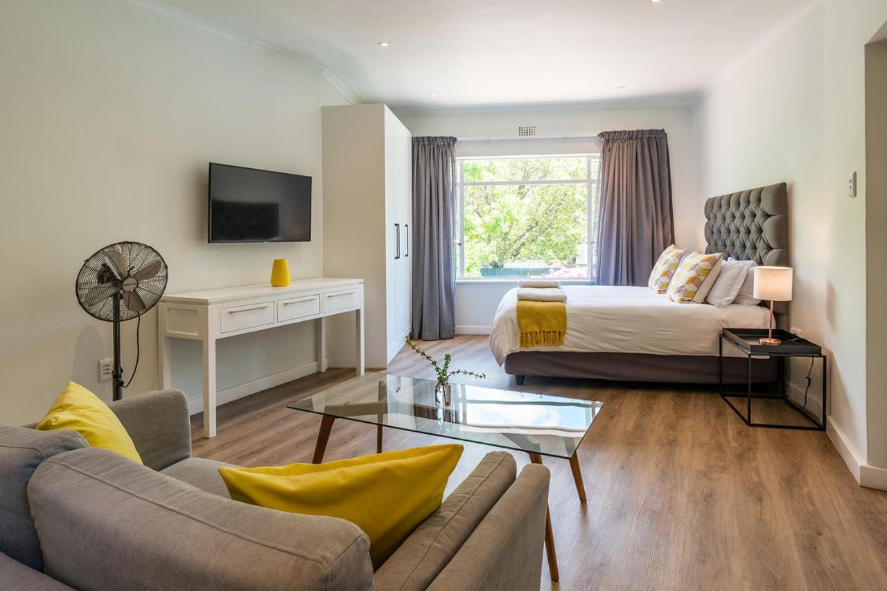 Oak Manor Hotel Кейптаун Екстериор снимка