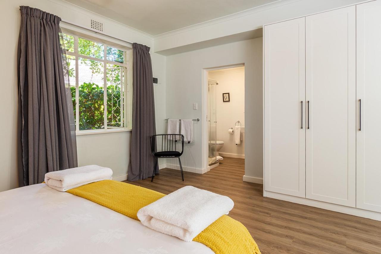 Oak Manor Hotel Кейптаун Екстериор снимка